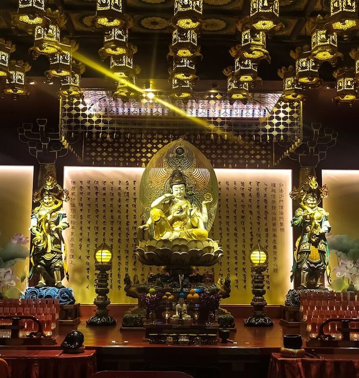 Buddha Tooth Relic Temple