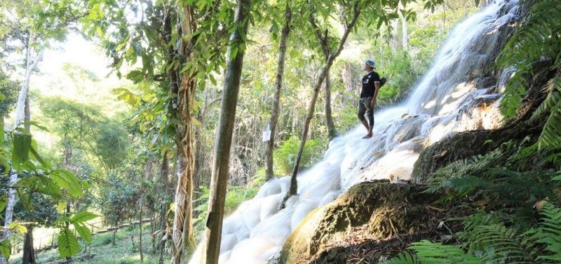 Chiang Mai Doi Suthep Temple & Sticky Waterfall Tour       