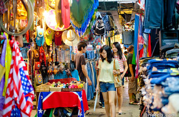 Visit a A local Market in Bang Chak