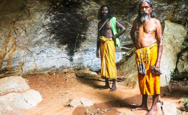 Vedda Aboriginal Village & Sacred Mahiyanganaya Temple Visit 